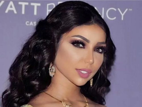 دنيا بطمة تظهر بفستان شفاف وملتصق بجسدها أبرز مفاتنها كاملة للعلن وبوضوح !! (شوف دلوقتي)