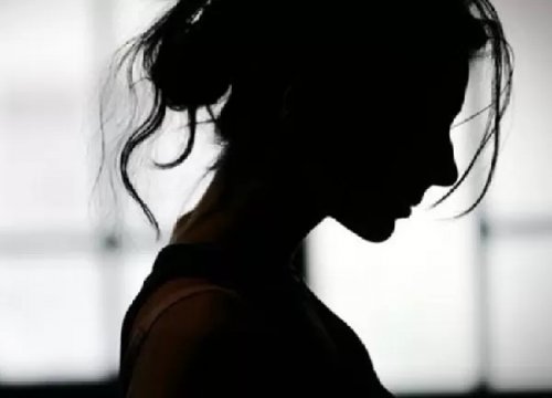 بسبب شهوتها الهستيرية .. عروسة مصري لم تستطع تمالك نفسها في ليلة الدخلة فقامت بحركة خطيرة في غرفة النوم افقدت العريس أغلى مايملك