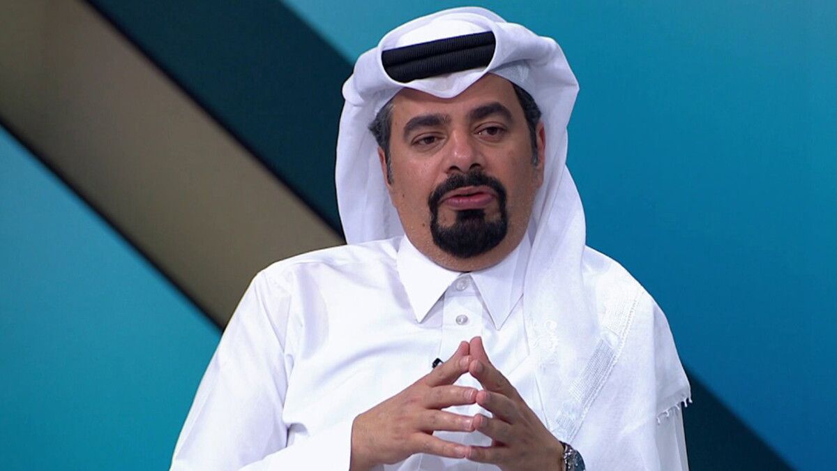 تزامنا مع هجمات حوثية استهدفت السعودية.. الإعلامي القطري عبدالله العذبة يشيد بعبدالملك الحوثي