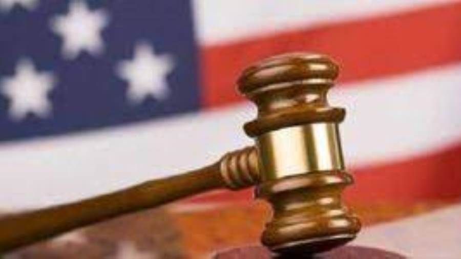 محكمة بأمريكا تمنع بايدن من وقف طرد مهاجرين على الحدود