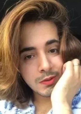 اتذكرون المتحول الإماراتي الشاذ ’’بدر خلف‘‘ .. هذا ما حدث له اليوم وأفرح كل الخليجيين والوطن العربي (شوف دلوقتي)