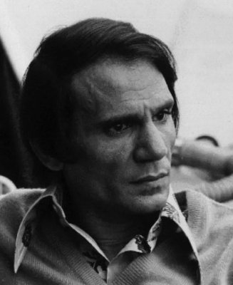 سر هروب عبد الحليم حافظ للبيت واغتساله بمحلول السبرتو بعد أن نفذ مشهد مع صباح في الماء!..هل شعر بالقرف