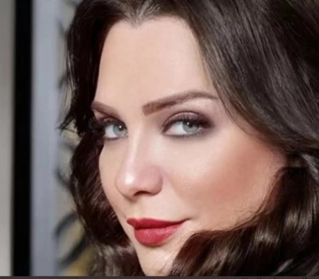 خفايا صادمة وراء السبب في طلاق الفنانة سلاف فواخرجي ووائل رمضان.. صحيفة لبنانية كشفت السر الخطير!