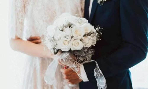 بسبب وصية أمه الفضولية .. عريس يفقد اغلى ما يملك في ليلة الدخلة لتحدث الكارثة