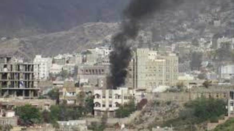 استشهاد واصابة ٣ مدنيين في قصف حوثي استهدف قرية السائلة جنوب تعز