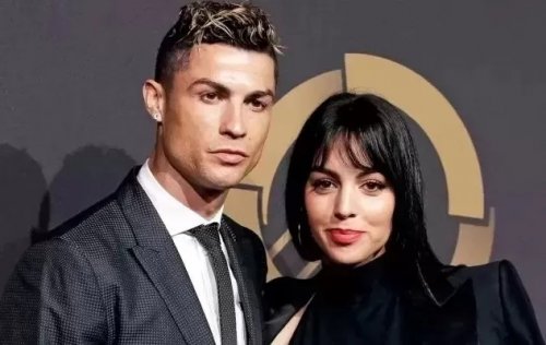 شاهد .. جورجينا تخرج عن صمتها وتفضح أسرار غرفة النوم الخاصة مع النجم كريستيانو.. هذا ما نفعله سوياً كل يوم بالسر و دون أن يعلم أحد !!