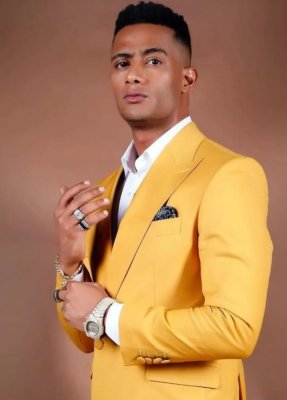 بالفيديو محمد رمضان يهين حسين فهمي بكلمات سوقية نابية ويطلق عليه هذا الوصف الساخن.!شوف دلوقتي