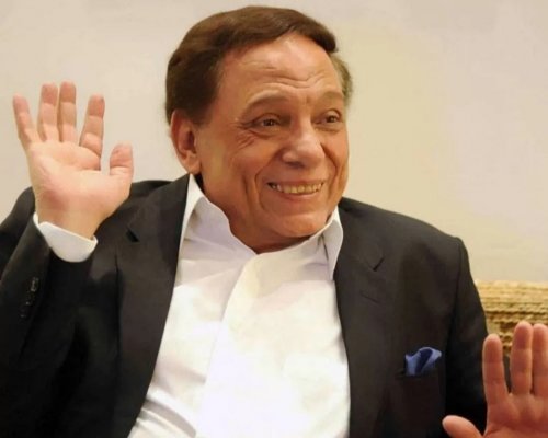 الوجه المظلم للزعيم.. هذا ما فعله النجم عادل إمام بالفنان محمد هنيدي بعد أن رفض الدور الذي عرضه عليه