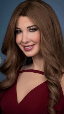 الفنانة نانسي عجرم تباغت السعوديين بخطوة مذهلة خلال رفع أذان صلاة العشاء وهي تغني .. لن تصدق ماذا فعلت