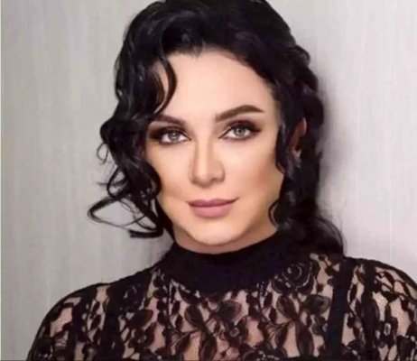 تسريب صورة نادرة من حفل زفاف الفنانة السورية سلاف فواخرجي ووائل رمضان قبل 22 عاماً.. والصادم ماكنت ترتديه.. شوف دلوقتي الصور