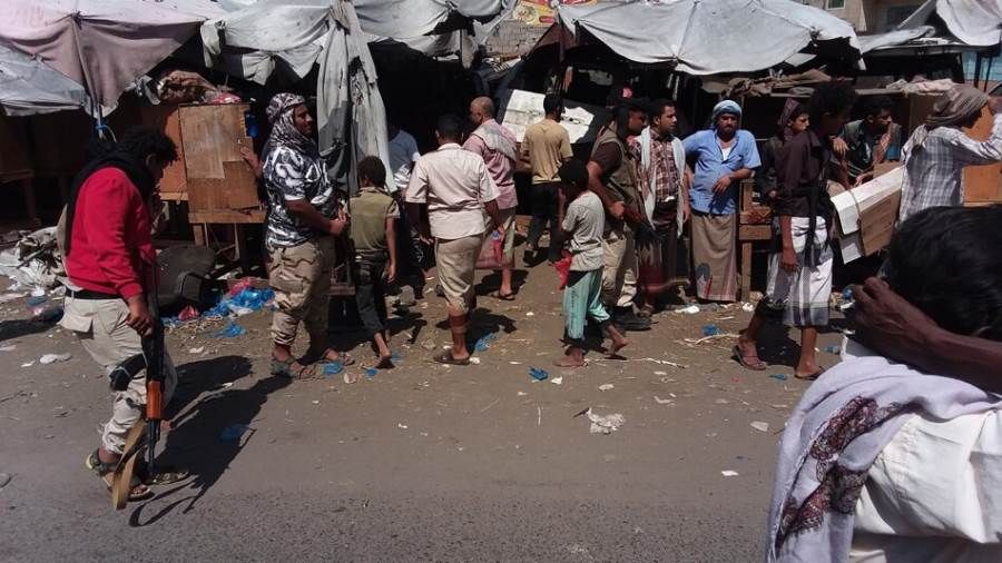 ارتفاع ضحايا تفجير سوق بعدن إلى 50 قتيلا وجريحا