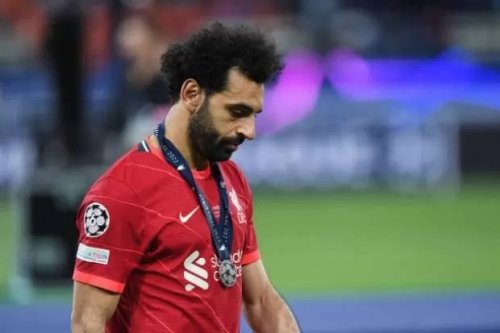 بعد أن نزع لقب فخر العرب من اللاعب العالمي محمد صلاح.. تركي اَل شيخ يثير الجدل من جديد وصورة عمرو أديب برفقة كأس الريال تكتسح السوشيال ميديا!