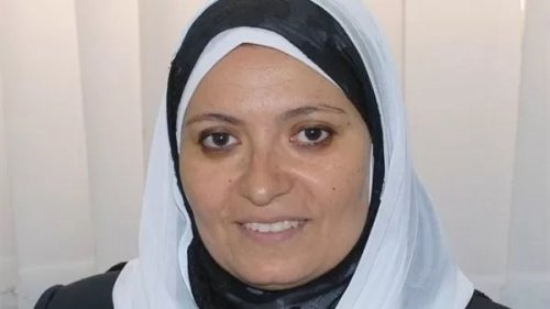 فرحي قرب وأنا خايفة من ليلة الدخلة أعمل إيه؟ لن تصدق جرآة الدكتوره هبة قطب بالرد على الهواء ومن دون خجل