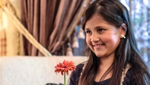 هل تذكرون طفلة طيور الجنة ’’لين الصعيدي‘‘.. شاهدوا جمالها الصارخ فهل تزوجت والمفاجأة في مهنتها الجديدة!