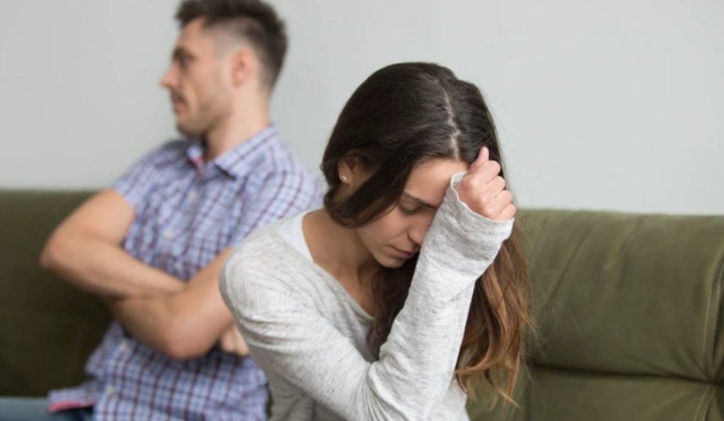 هذه العادة تمارسها اغلب الزوجات مع أزواجهن.. والإفتاء: تثير غضب الله اجتنبوها!