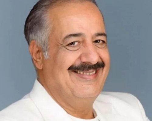 بطل مسلسل (جميل وهناء )أيمن زيدان يصدم الجمهور بصورة مع ابنته التي أذهلت الجميع.. لن تصدقوا مدى جمالها الساحر!شوف دلوقتي