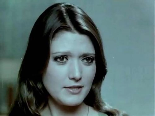 الظهور الأول لـ ناريمان إبنة شمس البارودي من حسن يوسف يصدم الجمهور.. غير محجبة! والمفاجأة في لسبها...شوف دلوقتي