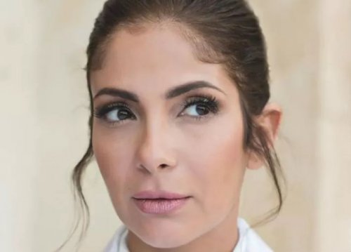 الصورة التي كاد أحمد حلمي أن يطلق منى زكي بسببها.. من كان بجوارها؟!لن تصدق من هو النجم الوسيم... شوف دلوقتي