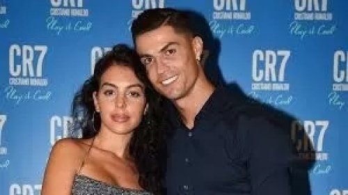 كريستيانو رونالدو …يخرج عـن صمته ويصـدم الجمهور بأعتراف ناري عـن ممارسته العلاقة الحميمة مـع حبيبته جورجينا ؟…وهذا اهـم جزء يفضله.!