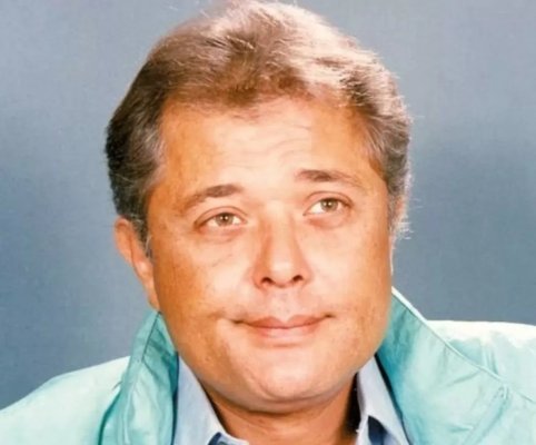 بطلة ليالي الحلمية.. أشعلت النيران في سيارة محمود عبد العزيز وقلعت حجابها عشان شعرها بيتساقط وفي النهاية حدثت صدمة العمر... شوف دلوقتي