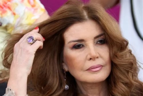 ليه طلقت زوجتك السابقة ميرفت أمين وطردتها من بيتك؟ النجم الكبير أجاب دون تردد وكشف سرها الذي أخفته عن الجميع! ليس حسين فهمي!!