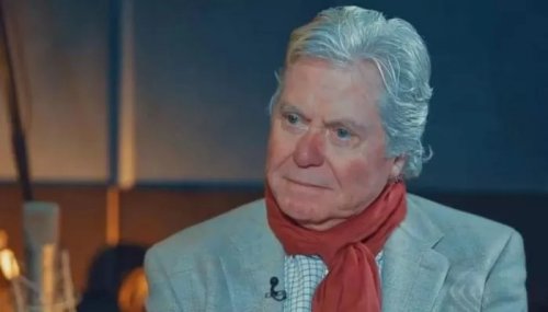 بعد ان تزوج 6 نساء هذه الزوجة الوحيدة التي مازالت على تواصل بحسين فهمي رغم الطلاق.. لن تصدق من تكون !