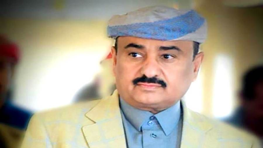 محافظ شبوة يطلع على سير تركيب وتشغيل 10 ميجاوات جديدة في محطة التوليد بعتق