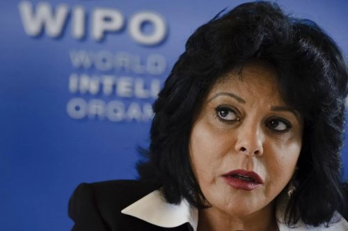 بعد أن رسبت في الثانوية وحتى لا تأخذ مال من والدها قبلت بهذا العمل ستنصدم من مِهنة الفنانة إسعاد يونس قبل الشهرة