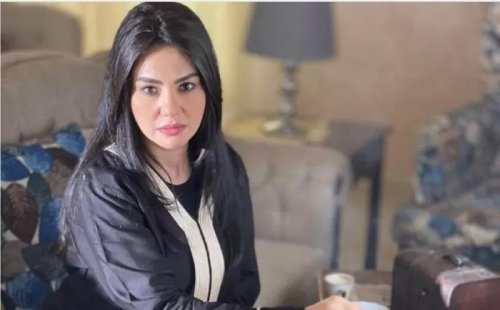 ما فعلته الفنانة دينا فؤاد داخل الحرم المكي وأمام الكعبة صدم كل المشاهدين