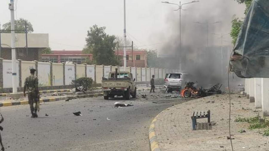 عاجل.. نجاة مدير شرطة لحج من تفجير سيارة مفخخة بعدن