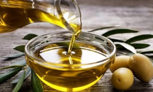 حتى لو كنت كبيراً بالسن.. ضع زيت الزيتون مع الليمون والعسل ليلة واحدة قبل النوم بهذه الطريقة هترجعك شباب وقوتك تبقي 66 حصان .!! (طريقة الأستخدام)