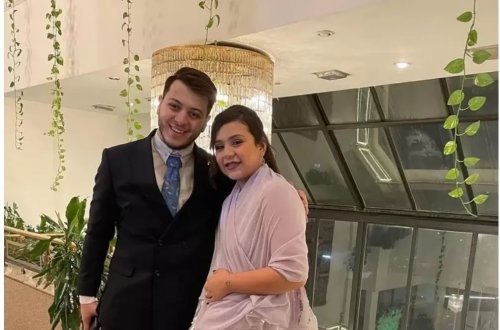 شوف دلوقتي(عزوز) خطيب جنى مقداد يخطف الأنظار في أول ظهور.. طلع أوسم مليون مرة من عصومي ووليد!! الحقيقة كاملة