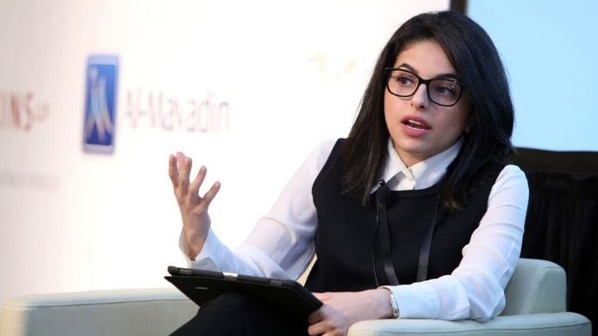 من هي الشيهانة العزاز التي أصبحت أول سعودية تشغل منصب نائب أمين مجلس الوزراء؟
