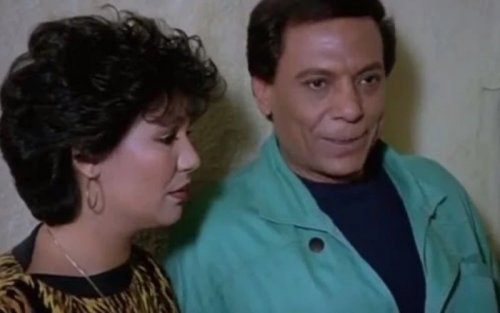 بدون ذرة خجل فنانة مصرية شهيرة تعترف على الهواء بكل شجاعة : عادل إمام فعل بي هذا الشي الموجع لم يكن تمثيلاً وقعدت اصرخ في هذا الفيلم