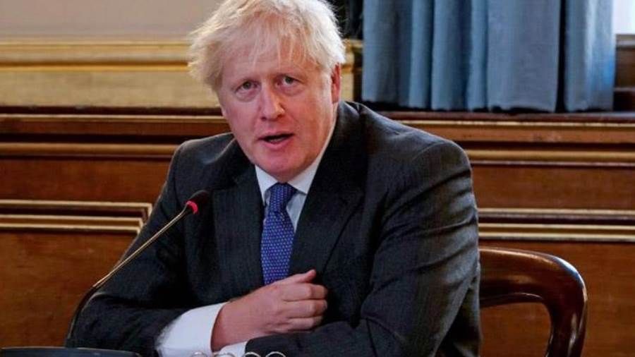 عاجل.. أول تعليق من روسيا على استقالة جونسون المرتقبة