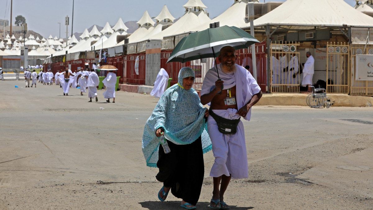الحجاج على صعيد عرفات لتأدية "الركن الأعظم"