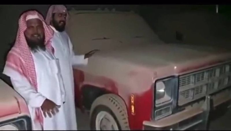 سيارات "جمس" مخزنة داخل قبو في شمال الرياض.. شاهد فيديو