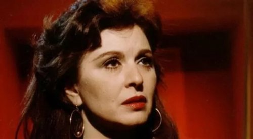 (كانت مثل الحصان الجامح). محيي اسماعيل فاجئ المذيعة برد جرئ بعد أن سألته عن سعاد حسني!! إجابة جريئة