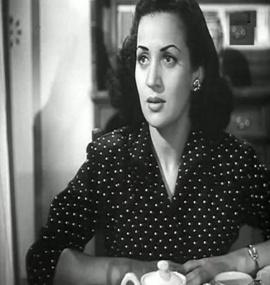 ممثلة مصرية حسناء تزوجت ابنها بالخطأ وحين علم هو وهي بالأمر توفيا على الفور من الصدمة!!