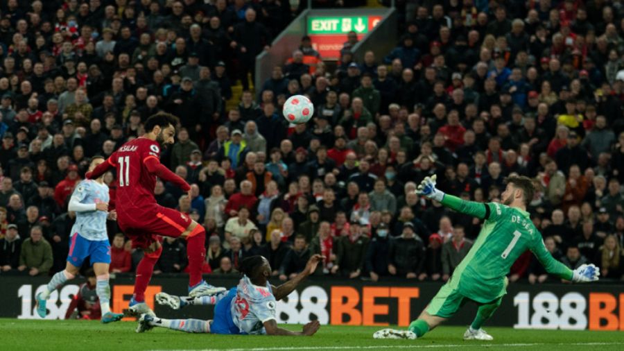 ما هي التشكيلة الأساسية لمواجهة ليفربول ومانشستر يونايتد؟