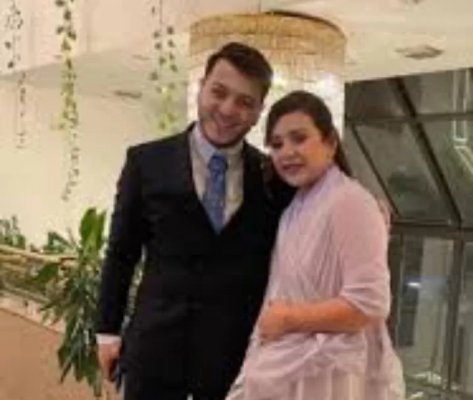 أول صورة لخطيب جنى مقداد إبنة مالك قنوات طيور الجنة .. طلع أوسم بكثير من عصومي ووليد!! اليكم الحقيقة... شوف دلوقتي