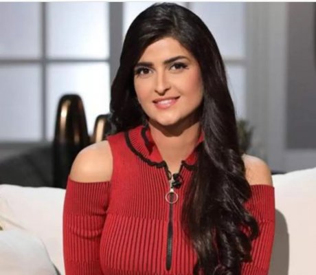 (الحمل واضح لاتحاولي تخفية )صوره علا الفارس الأخيرة بوزن زائد مع زوجها بمشهد حميمي : شوف دلوقتي صور