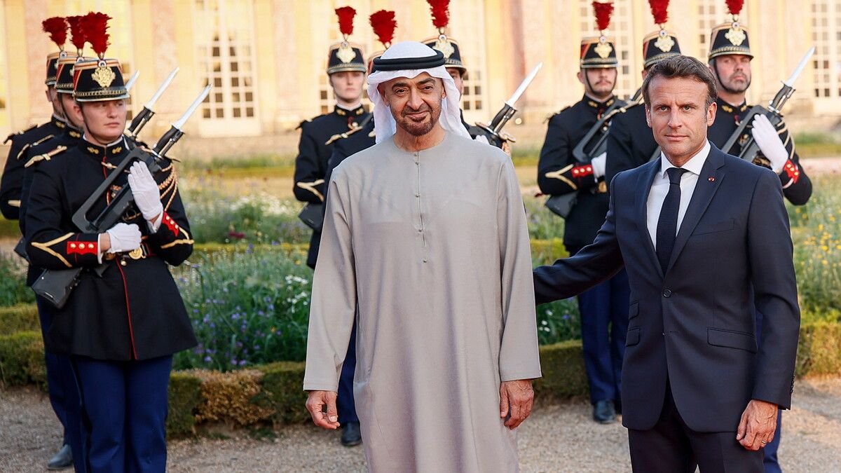 الإمارات وفرنسا توقعان عددا من الاتفاقيات والمذكرات