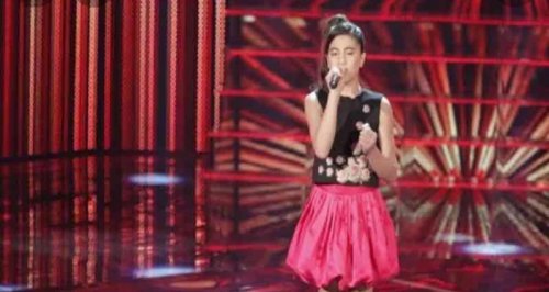 فاكرين طفلة ذافويس (لين الحايك) التي توجت باللقب قبل سنوات في فريق كاظم الساهر؟؟ ..شاهدوا كيف أصبحت اليوم بعد ان كبرت وأصبحت شابه في سن المراهقه جمال وانوثةصارخه!!شوف دلوقتي