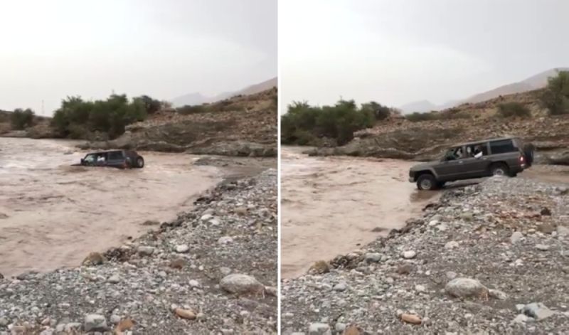 غرق مركبة بداخلها عدد من الأشخاص بعدما حاول قائدها اقتحام السيل في سلطنة عمان.. فيديو يحبس الأنفاس (شاهد)