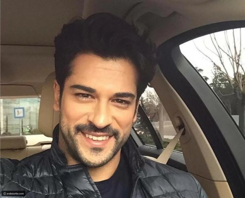 بطل مسلسل ،،قيامة عثمان،،الوسيم يتخلى عن زوجته من أجل هذه الحسناء الصادم مافعلته زوجته.. شوف دلوقتي؟الصورة