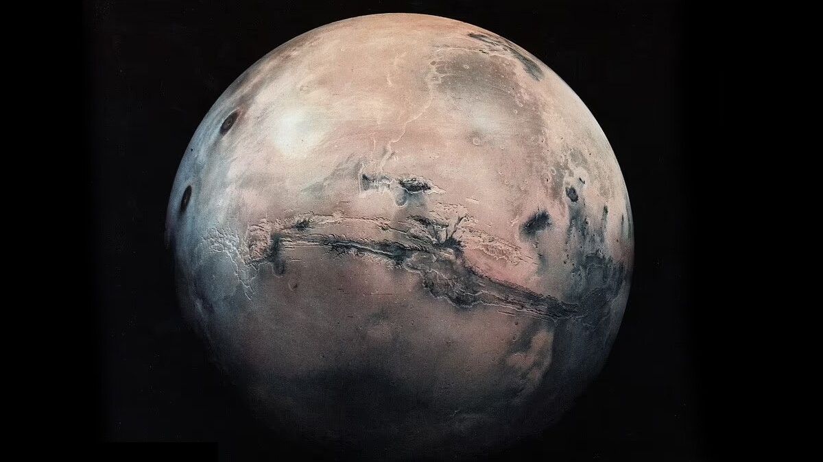 صور فريدة تظهر وادي "فاليس مارينريس" العظيم على المريخ