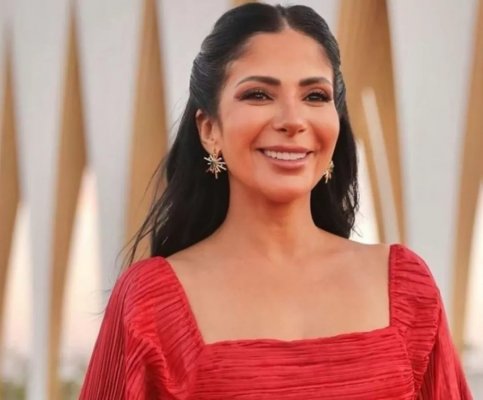 تحولت لمسخ بشري مرعب شوف دلوقتي إطلالة مفزعة للفنانة منى زكي تصدم الجمهور.. ماذا حدث لها؟