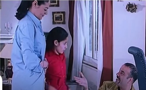 فاكرين هذه الطفلة في فيلم (اللي بالي بالك)؟.. لن تصدقوا كيف أصبحت.. المفاجأة بوالدها الفنان الكبير