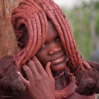 أغرب قبيلة عرفتها البشرية .. النساء لا تستحم بالماء ومفاجأة الكبرى بشأن جمالهن الجذاب وملابسهن وماذا يفعلن مـع السياح الأجانب سيصدمك حتماً (شوف دلوقتي صور)